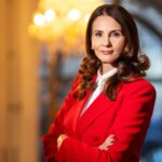 anca alexandrescu demasca planul lui coldea si kovesi jurnalista da de pamant cu rezistii care vor catusiada coldea e linistit baietii de la recorder lucreaza pentru el 693a707773377