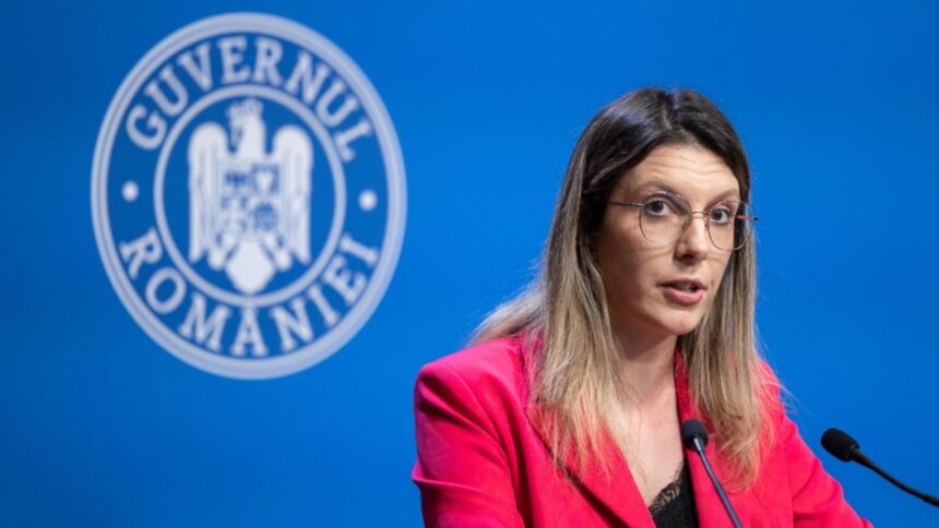 criza apei potabile din prahova si dambovita dina buzoianu i a dat afara pe toti ea continua lupta 69399b286d505