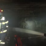 incendiu in parcarea unui centru comercial din ploiesti o masina a luat foc de la ce au pornit flacarile 694a48571bc2a