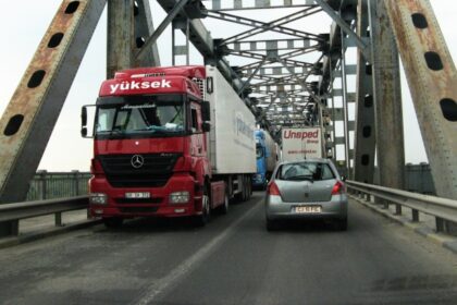 mare atentie soferi circulatia pe podul prieteniei a fost reluata pe ambele sensuri pe perioada sarbatorilor de iarna 694409a6355e1