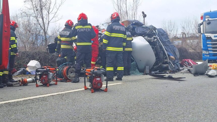 cetatean bulgar mort intr un accident rutier grav produs in mehedinti dupa ce masina sa s a izbit de un autotren foto 697a02459660b