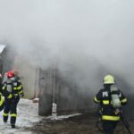 pericol major la satu mare butelii cu oxigen scoase dintr un depozit in flacari risc urias de explozie galerie foto 6966301e01400