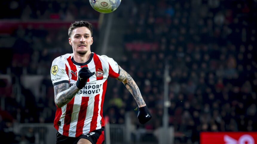 peter bosz a dezvaluit ce s a intamplat la pauza in vestiarul lui psv si de ce l a schimbat pe dennis man 6978d29ea2f12