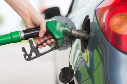 preturile carburantilor ar putea creste din nou cu 45 lei pe litru romanii platesc mai mult desi petrolul este mai ieftin 697db6b912dc4