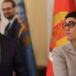 sefa protocolului de la cotroceni sfidare totala la adresa romanilor sarmani in ce ipostaze s a pozat prin paris viata in roz video 6964c8908e6ee