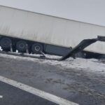 trafic restrictionat pe a1 in judetul sibiu din cauza unui tir rasturnat foto 696783d019594