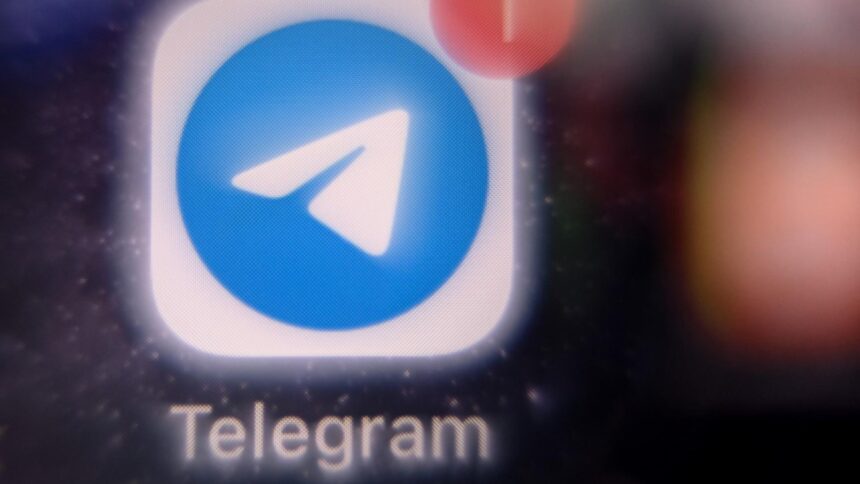 kremlinul ii lasa pe rusi fara telegram ce motiv au gasit autoritatile pentru a restrictiona accesul la cea mai populara aplicatie din rusia 698b5136312d1