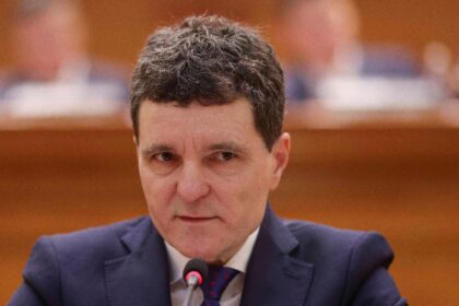 nicusor dan cere explicatii dupa decizia ccr legata de pensiile speciale 698e380b1792e
