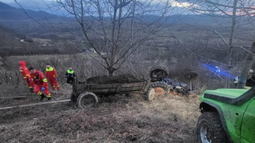 tragedie in judetul satu mare un barbat a murit strivit dupa ce a fost prins sub un tractor care s a rasturnat 6984cec730485
